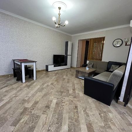 Apartment In Yerevan On Abovyan Street,Centre Esterno foto